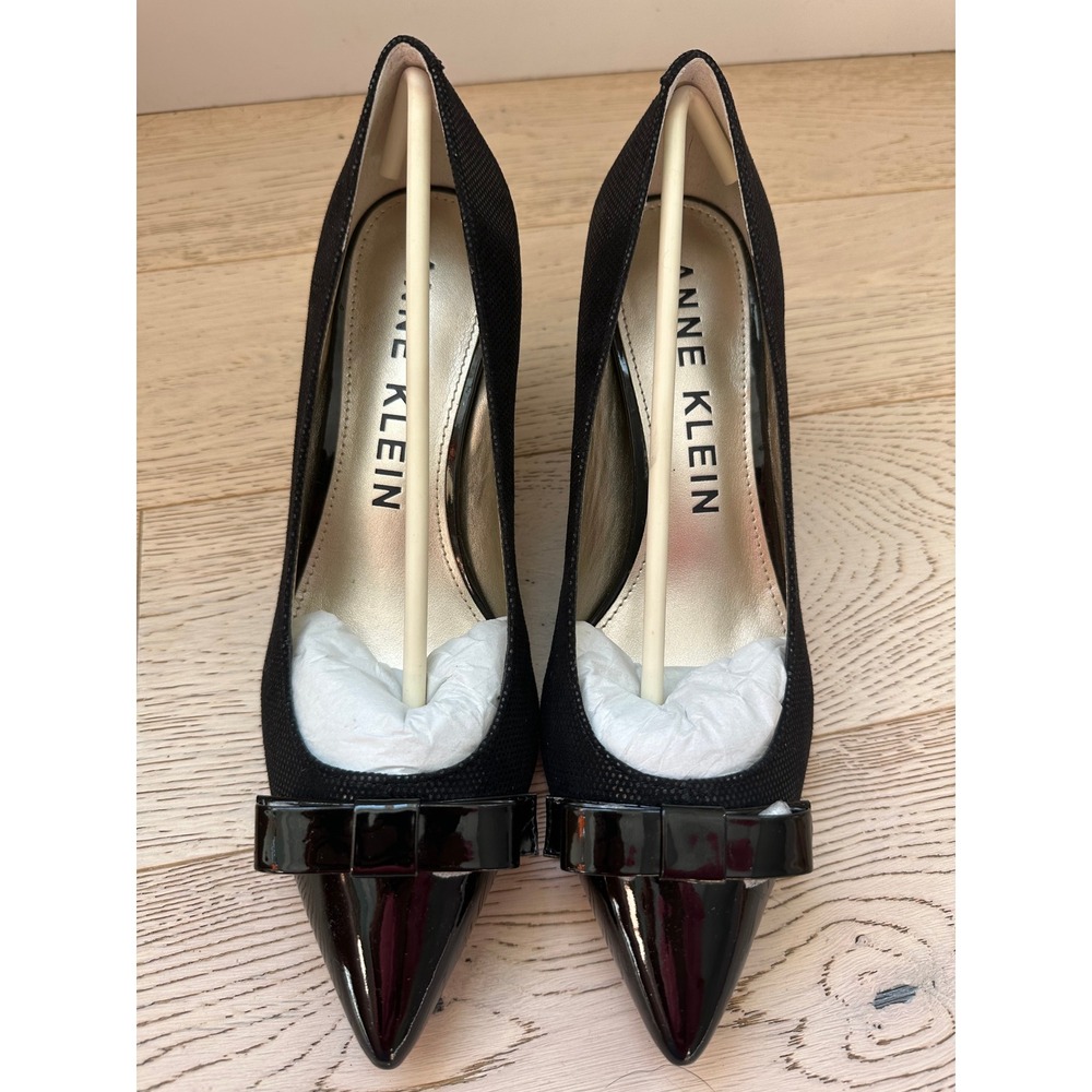 Anne Klein Flouncy Black Patent Bow Pointed Toe Kitten Heel Pumps 8M